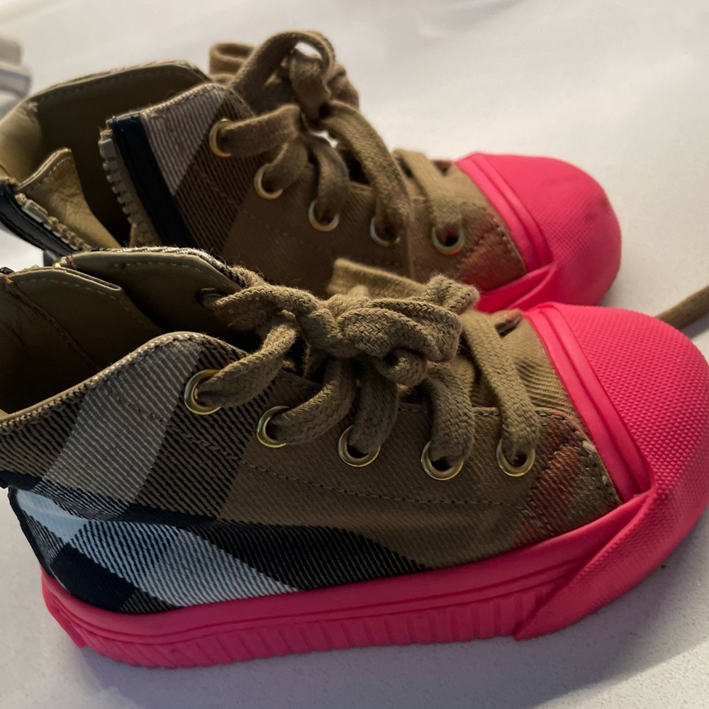 GIRLS BURBERRY HIGH TOP SNEAKERS SIZE 23